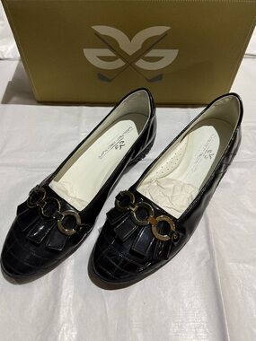 Walter Genuin Black Leather Loafers with Gold Link Detail